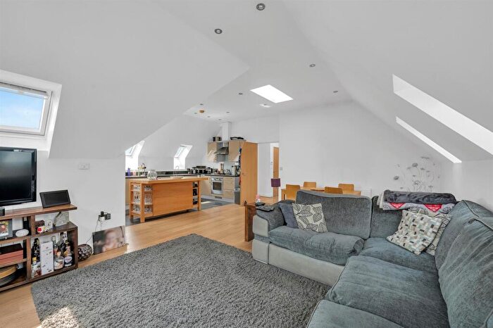 2 Bedroom Apartment For Sale In Palace Road, Bromley, BR1