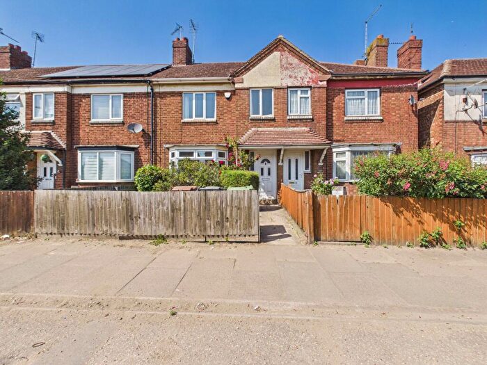 3 Bedroom Terraced House For Sale In Fengate, Peterborough, PE1