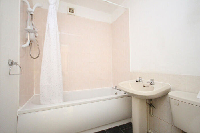 1 Bedroom Flat To Rent In Torriden Street, Coatbridge, ML5