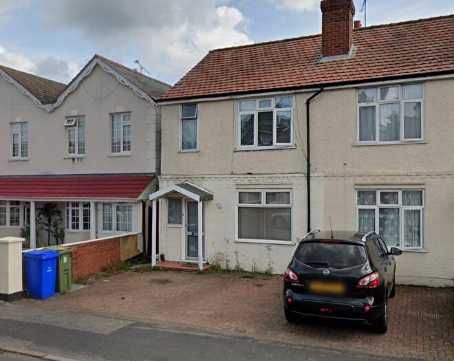 3 Bedroom Semi-Detached House To Rent In Peabody Road, Farnborough, GU14