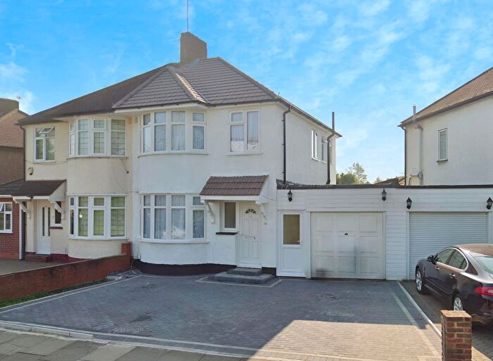 3 Bedroom Semi-Detached House To Rent In Harvey Road, TW4