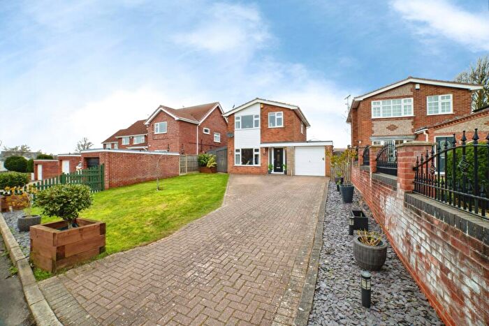 3 Bedroom Detached House For Sale In Dean Close, Mansfield, Nottinghamshire, NG18