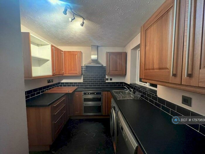 1 Bedroom Flat To Rent In Heberden Court, Purfleet, RM19