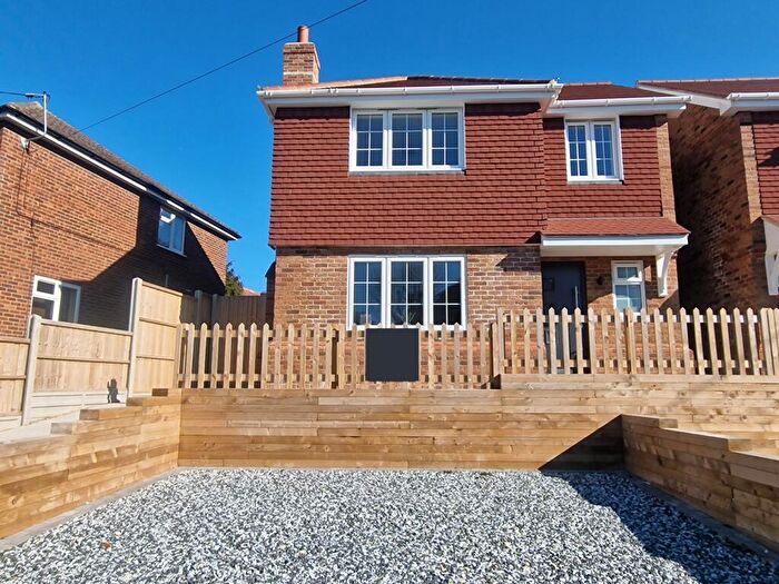 4 Bedroom House To Rent In Back Street, Ringwould, CT14