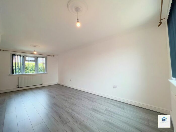 2 Bedroom End Of Terrace House To Rent In Milnroy Road, Leicester, LE5