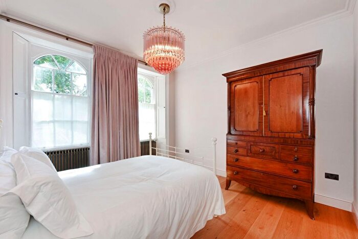 2 Bedroom Flat To Rent In Trinity Street, Borough, London, SE1