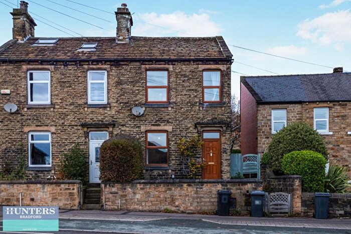 3 Bedroom Semi Detached House For Sale In Bradley Road, Huddersfield, West Yorkshire, HD2