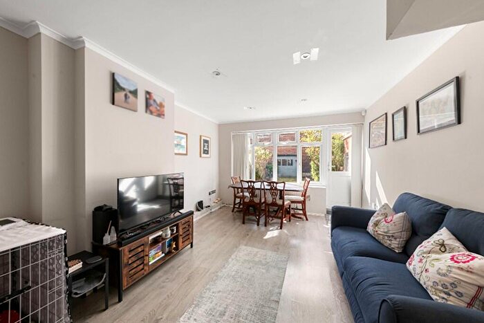 2 Bedroom Terraced House To Rent In Sondes Street, London, SE17