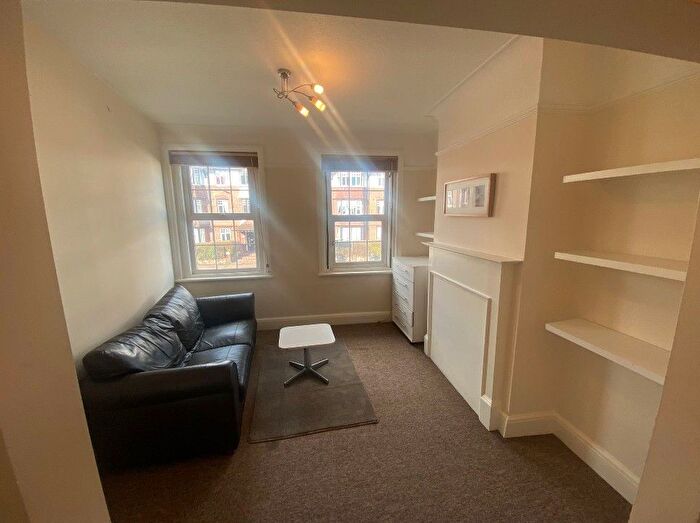 1 Bedroom Flat To Rent In Kenton Road, Harrow, Greater London, HA3