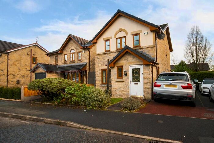 3 Bedroom Property To Rent In Maybury Close, Ramsbottom, Bury, BL0