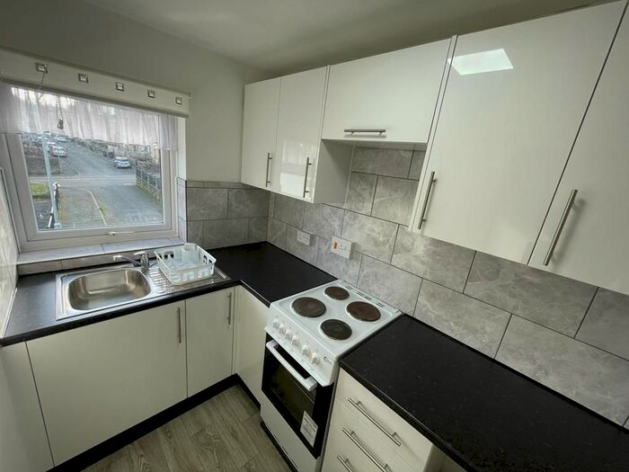 1 Bedroom Flat To Rent In Wheatley Lane, Halifax HX3