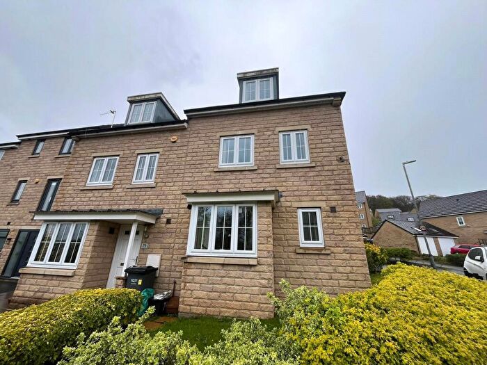 4 Bedroom Semi Detached House To Rent In Fountain Head Road, Fountain Head Village, Halifax, HX2