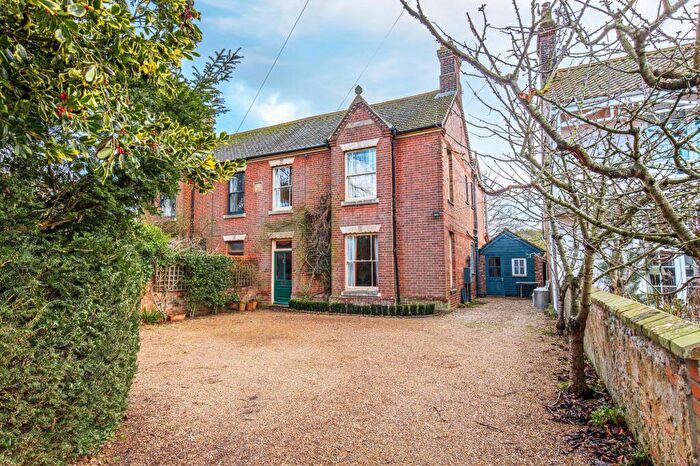 4 Bedroom Semi Detached House For Sale In Elegant Red-Brick Edwardian Home In Holt, NR25