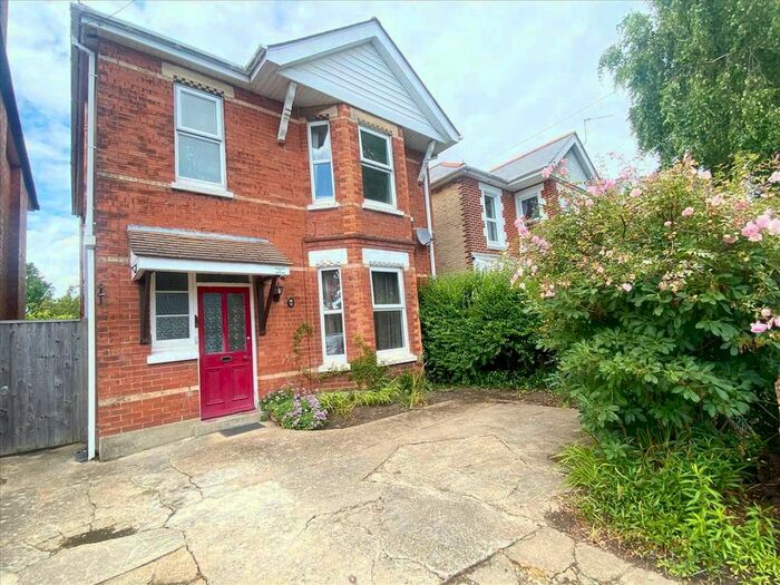 3 Bedroom Detached House To Rent In Edgehill Road, Winton, Bournemouth, BH9