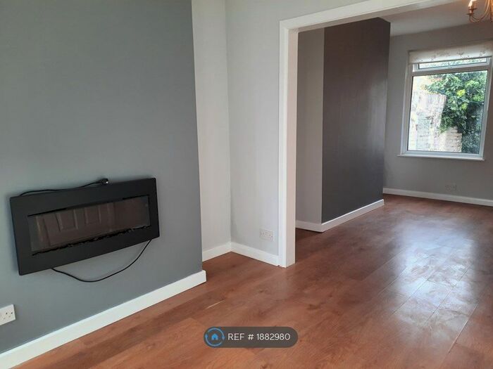 2 Bedroom End Of Terrace House To Rent In Thoresby Street, Hull, HU5