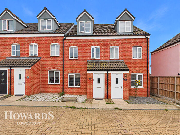 3 Bedroom Terraced House For Sale In Hunton Road, Oulton Broad, NR32