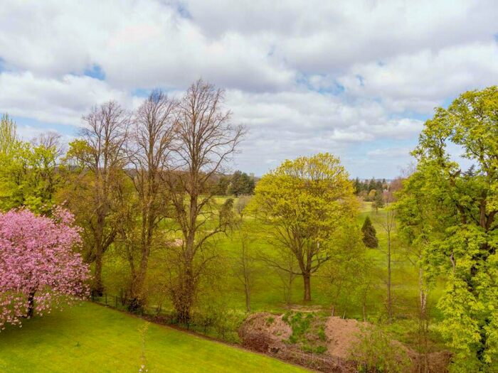2 Bedroom Flat To Rent In Barnton Court, Barnton, Edinburgh, EH4