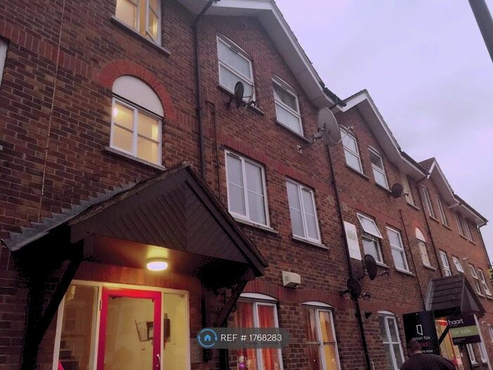 2 Bedroom Flat To Rent In Rowan Court, London, E13