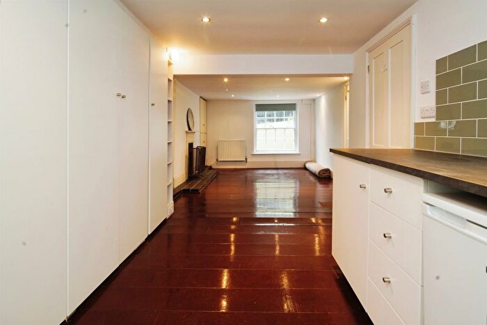 3 Bedroom Terraced House For Sale In Hampton Place, Brighton, BN1