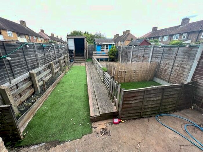 3 Bedroom Terraced House To Rent In Ashwood, Chingford London, E4