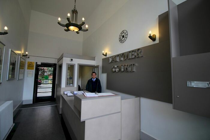 1 Bedroom Flat To Rent In Hammersmith Road, Hammersmith, W6