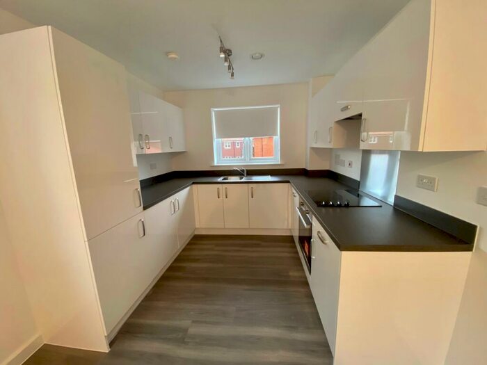 2 Bedroom Apartment To Rent In Godalming, GU7