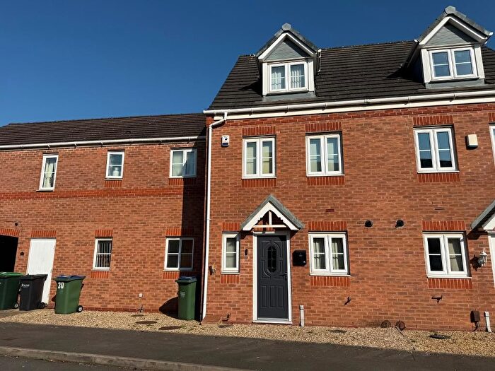 3 Bedroom Semi Detached House For Sale In Blenheim Drive, Wednesbury, West Midlands, WS10