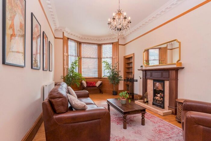 2 Bedroom Flat To Rent In Haddington Place, Leith Walk, Edinburgh, EH7