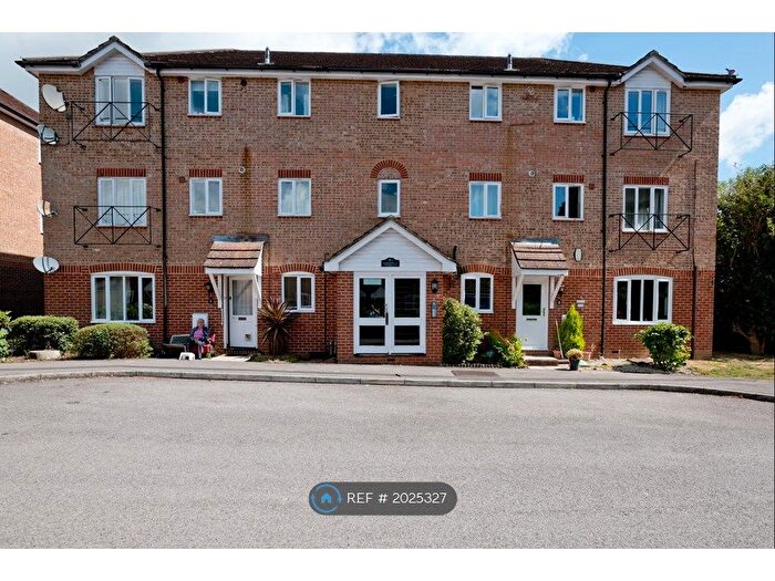 2 Bedroom Flat To Rent In Timor Close, Hampshire, PO15