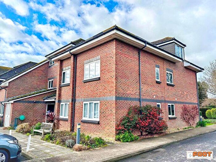 1 Bedroom Flat For Sale In The Gatehouse Apartments, Hayling Island., PO11