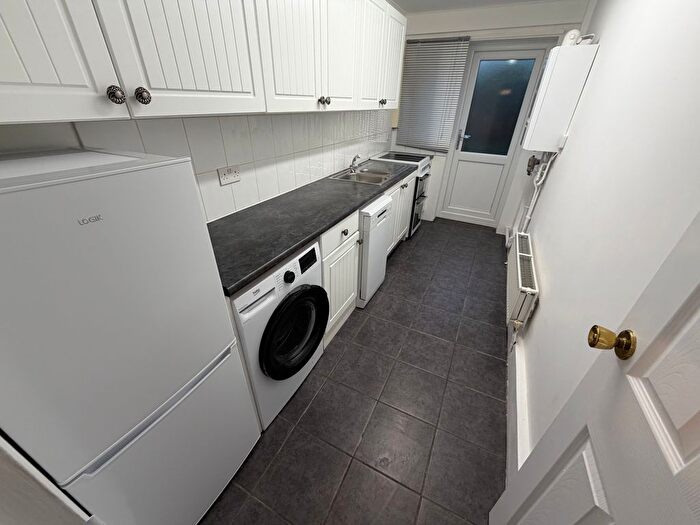 1 Bedroom Maisonette To Rent In Mandeville Road, Enfield, EN3