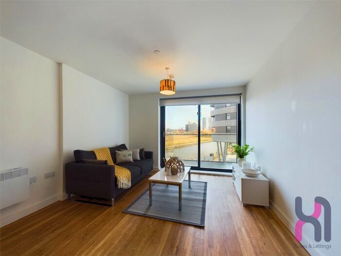 2 Bedroom Flat To Rent In Manchester Waters, Pomona Strand, Old Trafford, M16