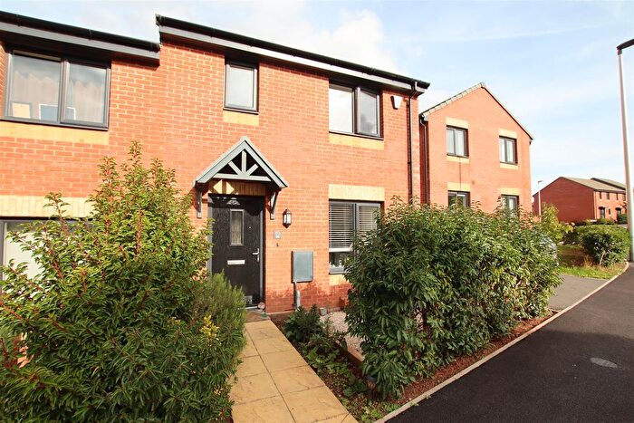 3 Bedroom Semi-detached House For Sale In Viking Grove, Exeter, EX1