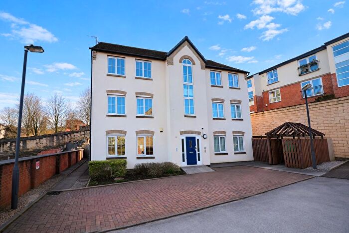 2 Bedroom Property To Rent In Burton Close, Darwen, BB3