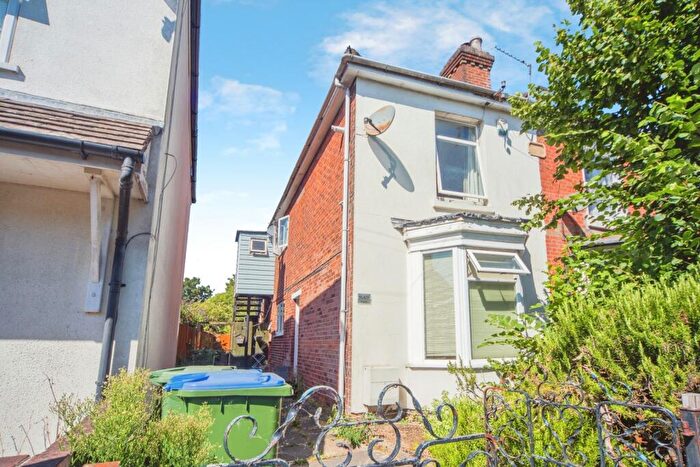 1 Bedroom Maisonette For Sale In Queenstown Road, Southampton, Hampshire, SO15