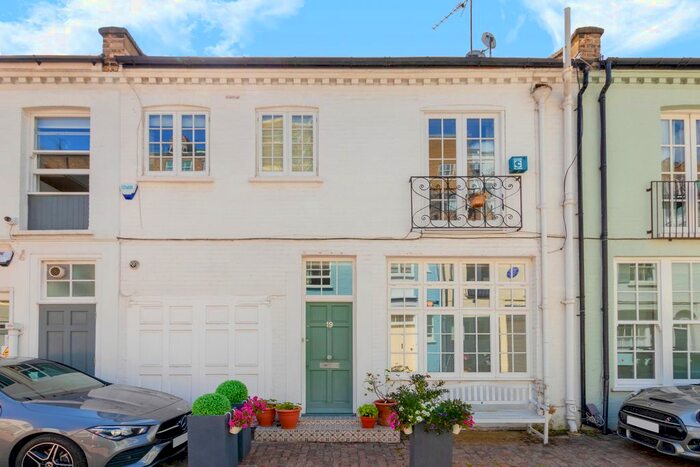 5 Bedroom Terraced House To Rent In Petersham Mews, London, SW7