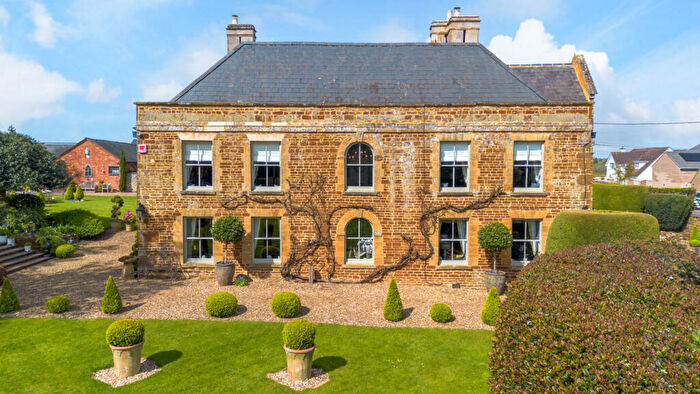 6 Bedroom Detached House For Sale In Great Harrowden, Northamptonshire, NN9