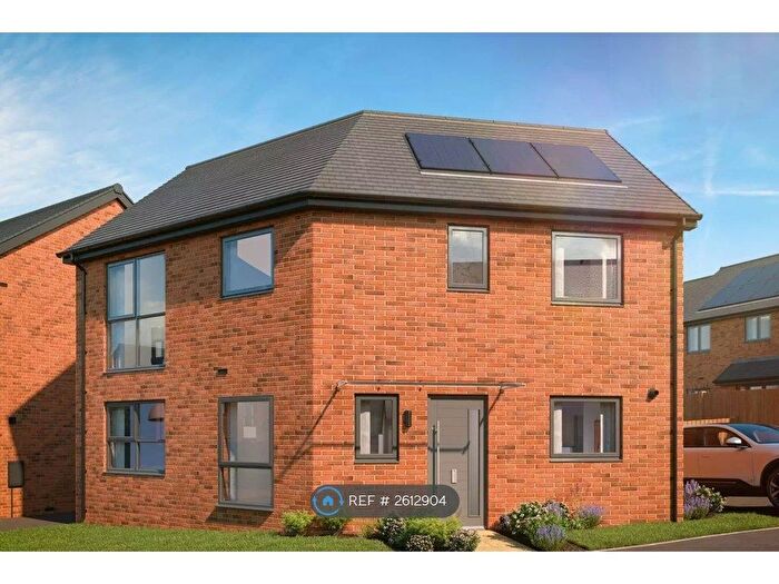 3 Bedroom Semi-Detached House To Rent In Blakes Boulevard, Bedford, MK42