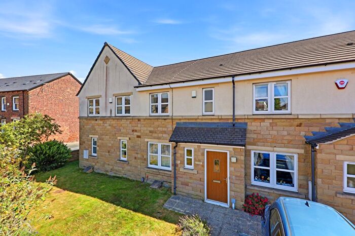 3 Bedroom Town House For Sale In Carlisle Road, Pudsey, LS28