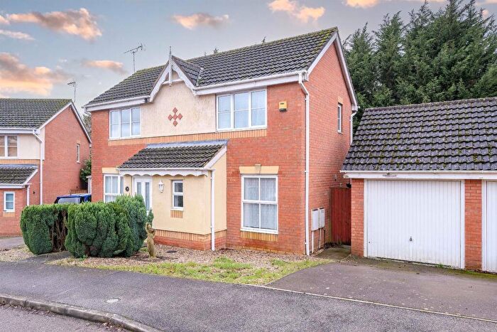 3 Bedroom Detached House For Sale In Grant Close, Kettering, NN15