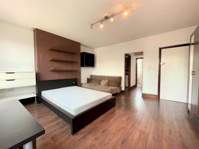 Studio To Rent In Malden Road, London, NW5