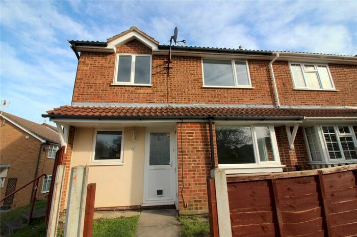 2 Bedroom End Of Terrace House To Rent In Stonecross Lea, Chatham, Kent, ME5