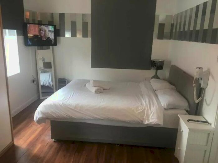 Studio To Rent In Robert Street, Surrey, CR0