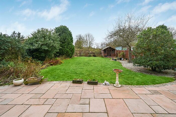 4 Bedroom Detached House For Sale In Canal Side West, Newport, HU15