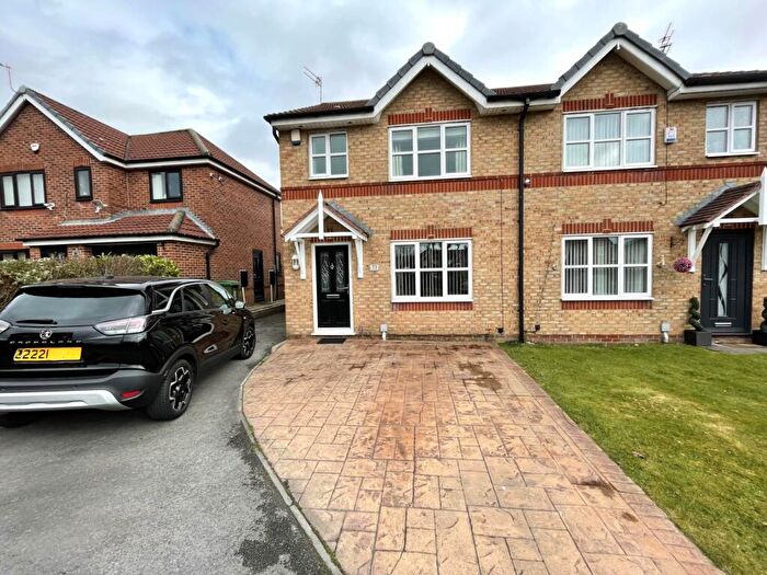 3 Bedroom Semi-Detached House For Sale In Canisp Close, Chadderton, OL9