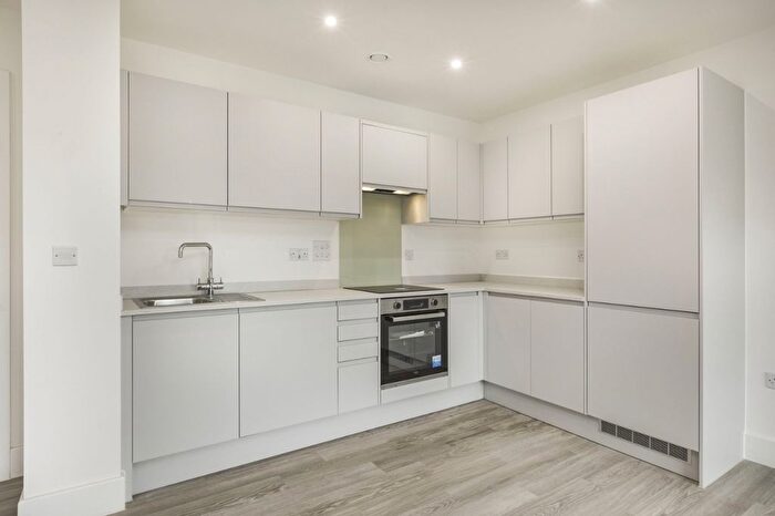 2 Bedroom Flat To Rent In Medway Street, Chatham, ME4