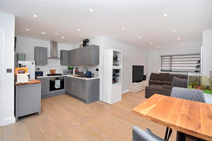 1 Bedroom Apartment To Rent In Emerald House, A London Road, Newbury, Berkshire, RG14