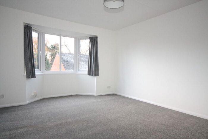 2 Bedroom Flat To Rent In Foxhills, Woking, GU21