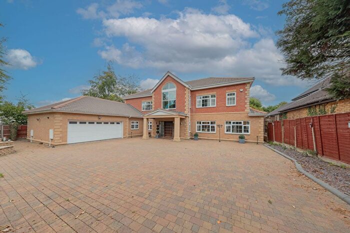 4 Bedroom Detached House To Rent In Manor Road, Oadby, Leicester, LE2