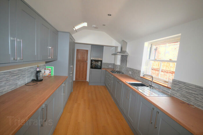 5 Bedroom Semi-Detached House To Rent In Epperstone Road, West Bridgford, Nottingham, NG2